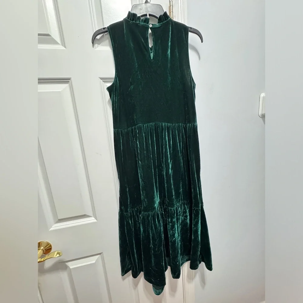 J.crew size 4 sleeveless midi green velvet dress
